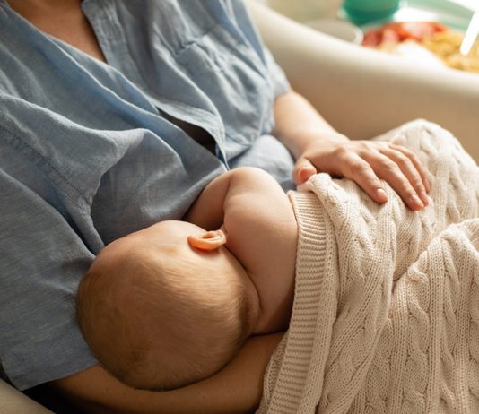 Allaitement et confort maternel : les bonnes habitudes à adopter